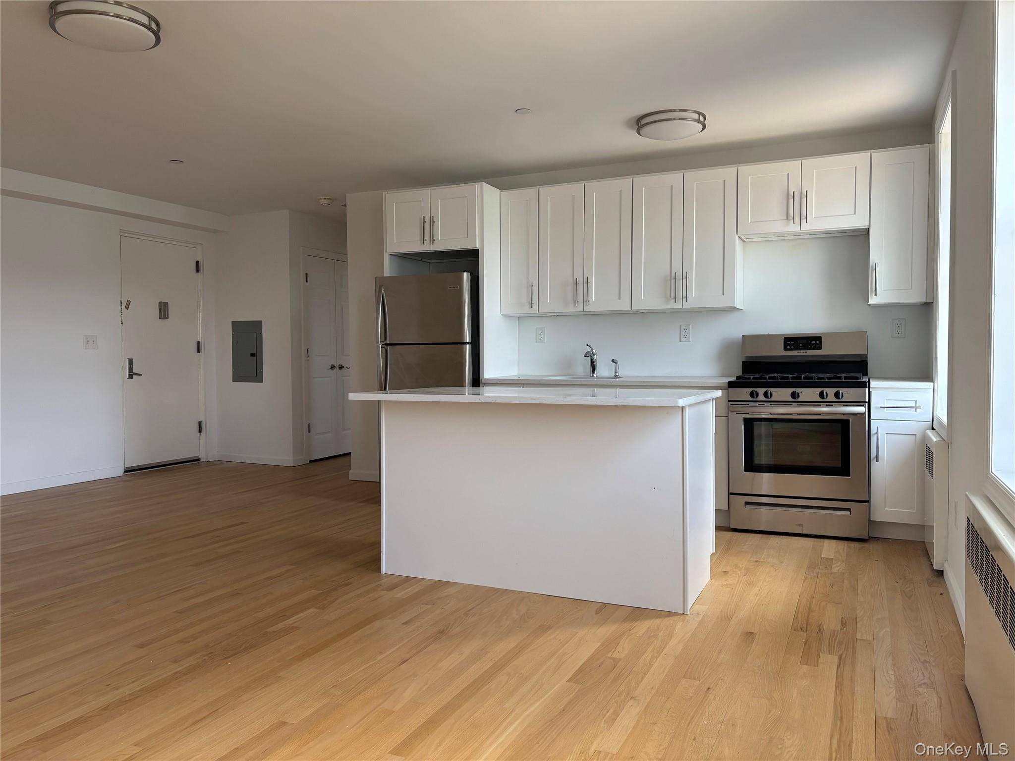 Yonkers, NY 10701,1 Hawley TER #6K