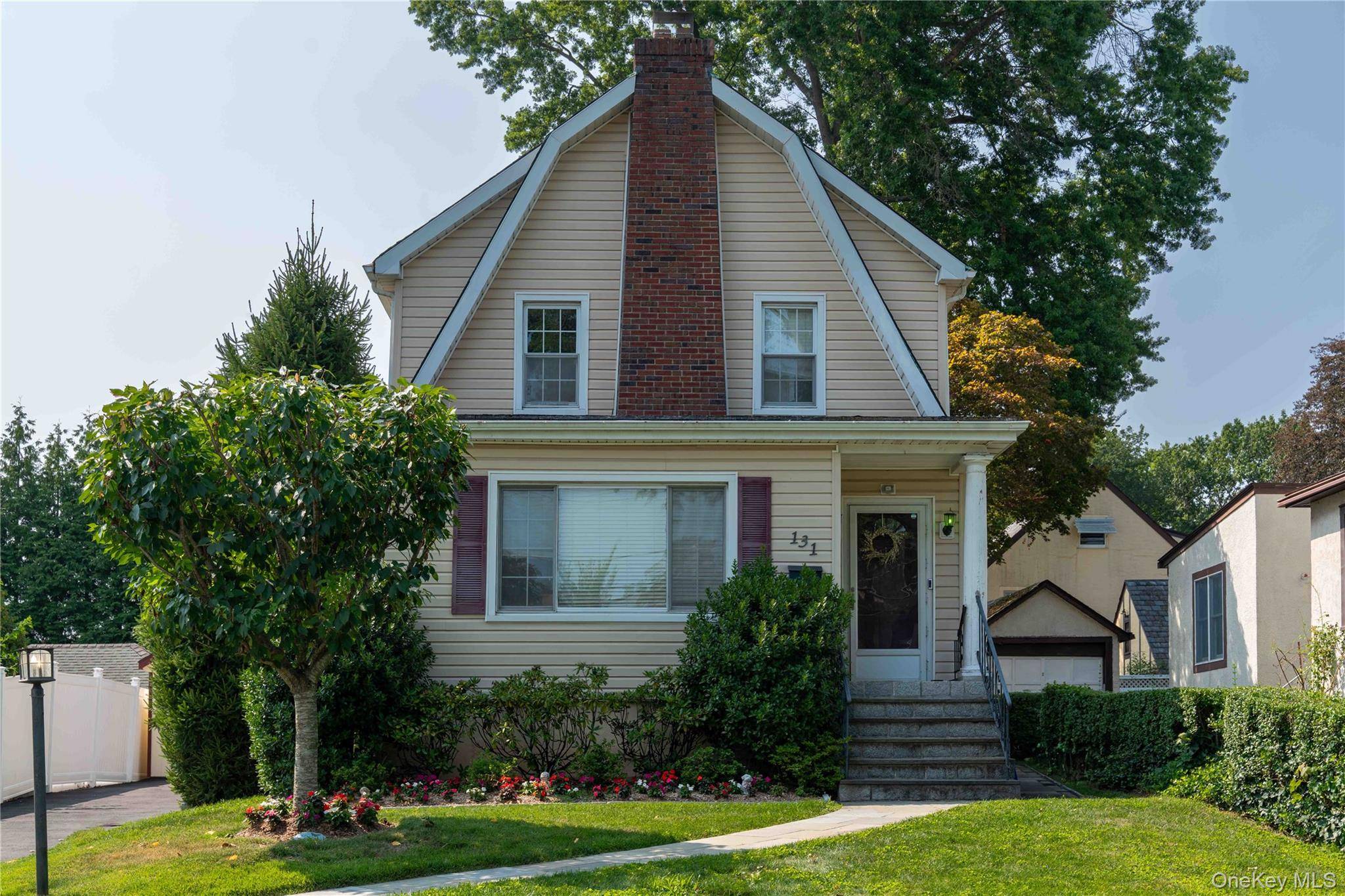 Scarsdale, NY 10583,131 Webster RD