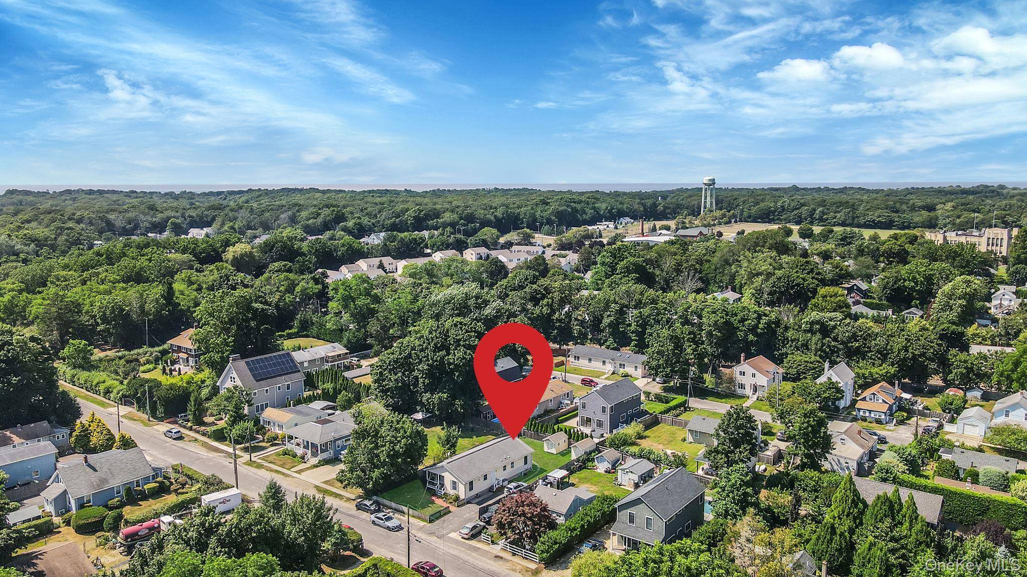 Greenport, NY 11944,395 Linnet ST