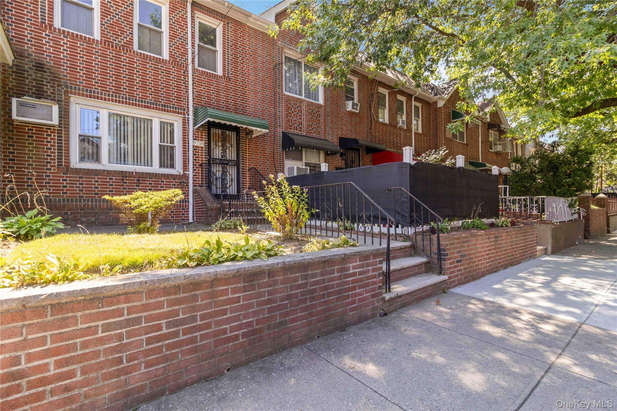 East Elmhurst, NY 11369,97-18 25th AVE