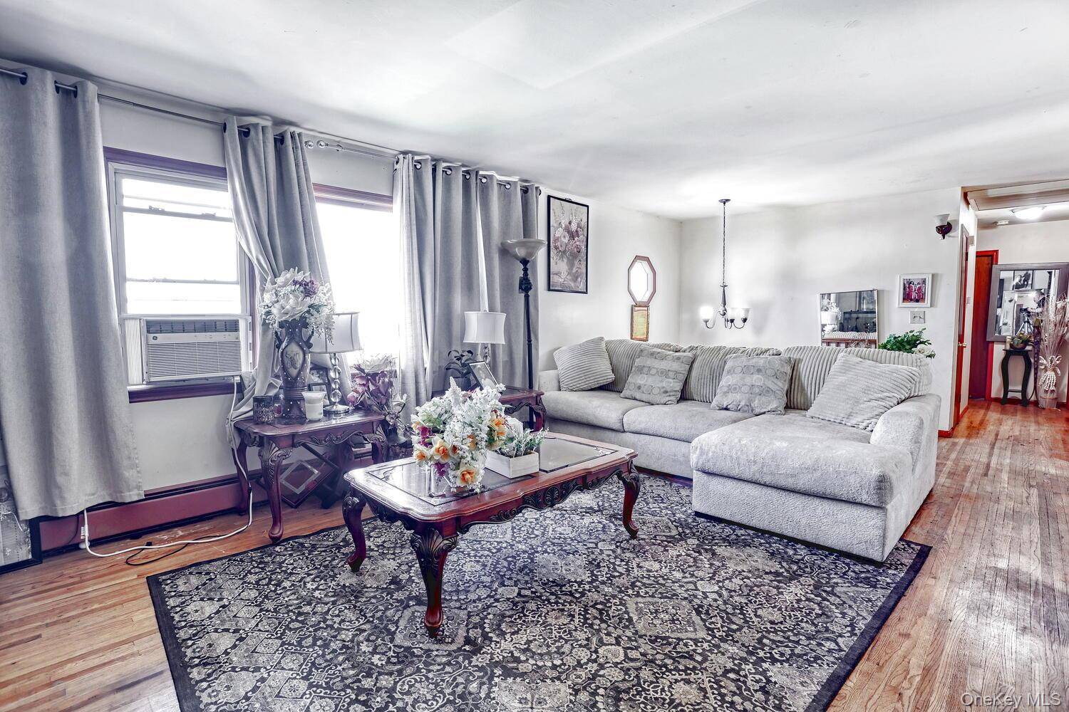 Valley Cottage, NY 10989,14 Rock DR