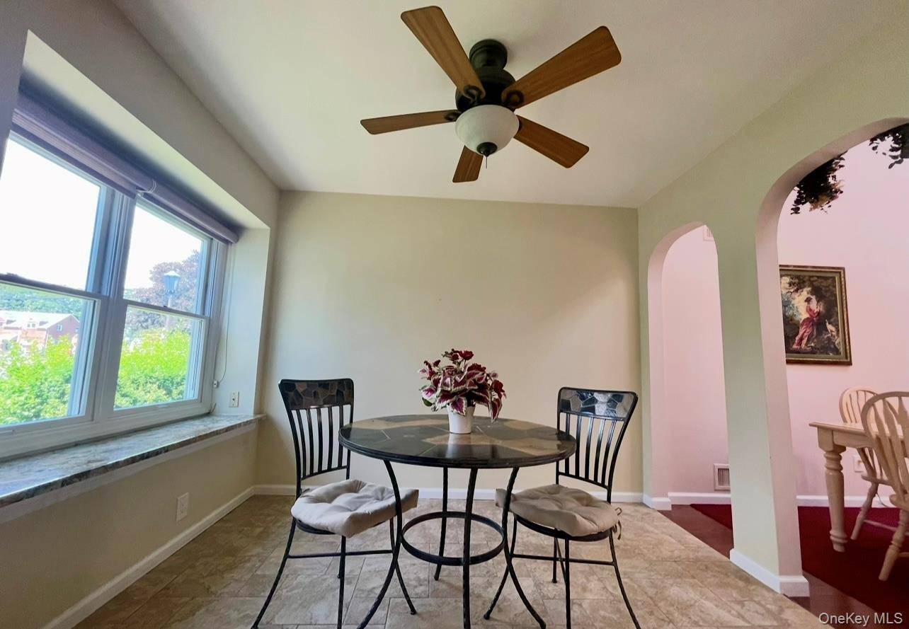 North Babylon, NY 11703,42 Primrose LN #42