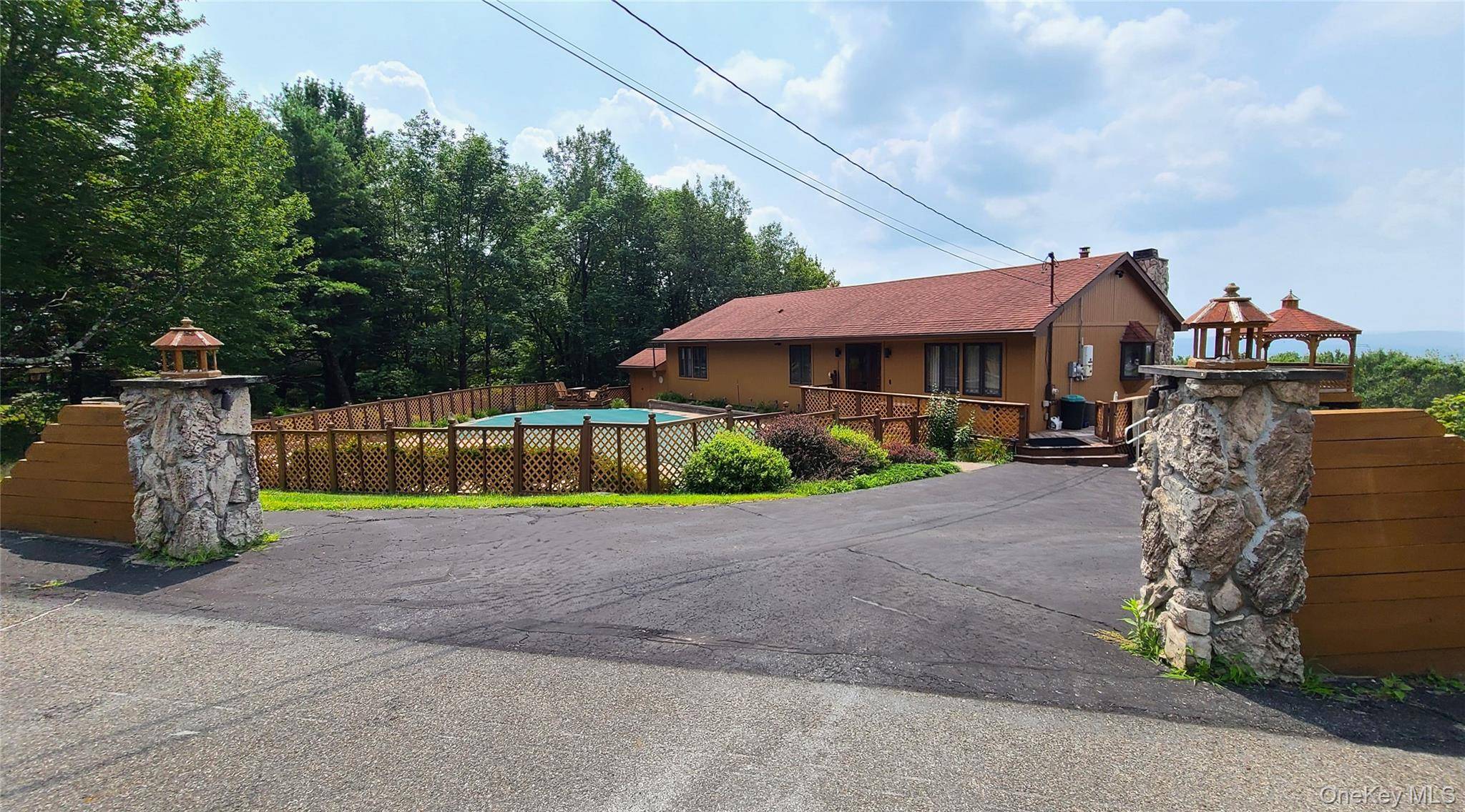 Woodbourne, NY 12788,203 Skyline DR