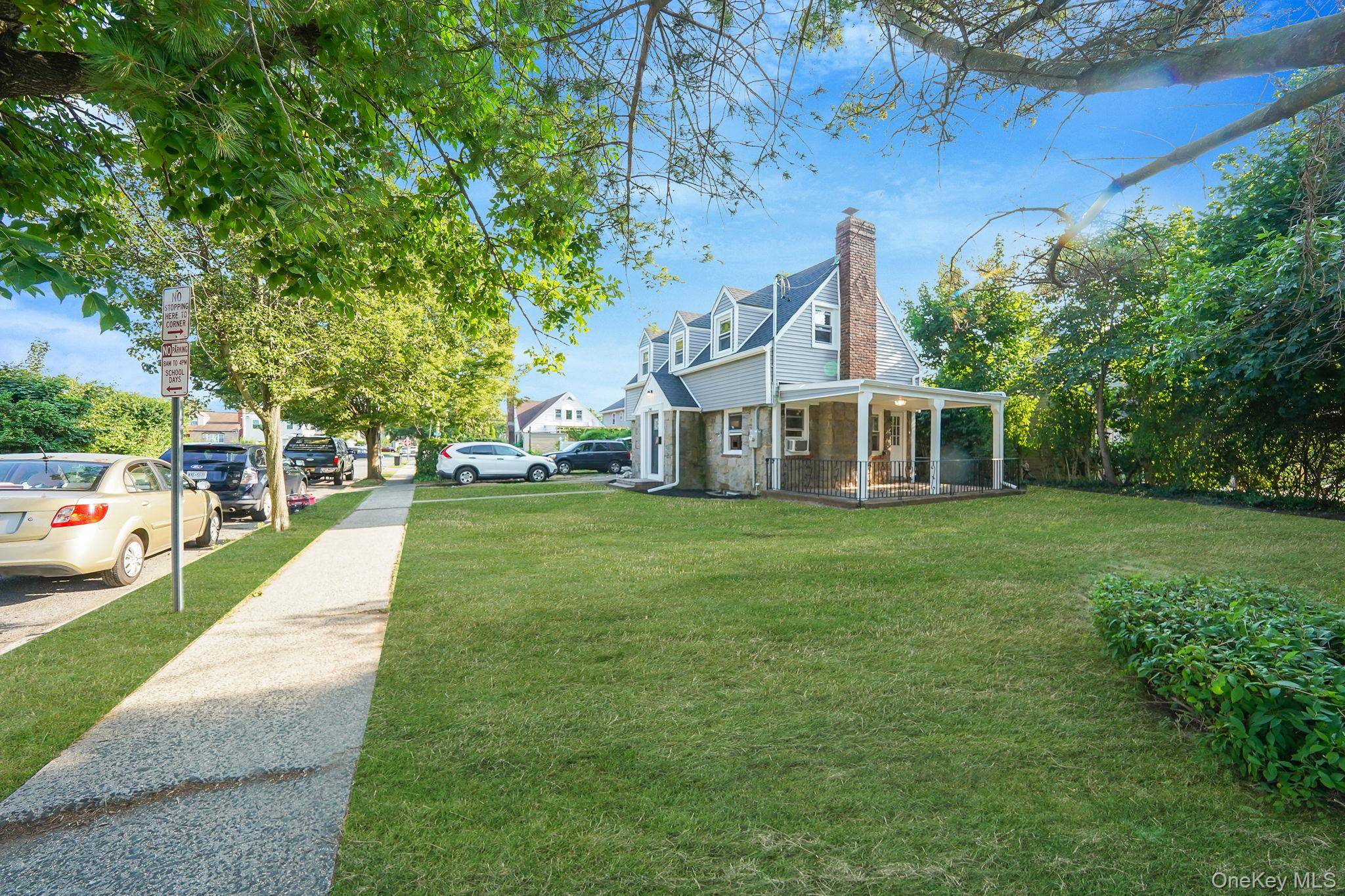 Uniondale, NY 11553,240 Bedford AVE