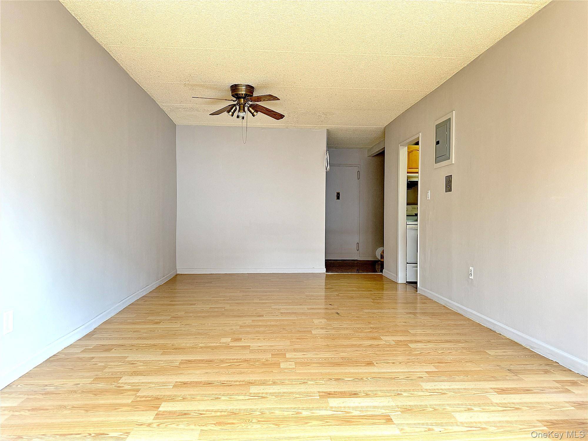 Flushing, NY 11355,137-77 45 AVE #6P