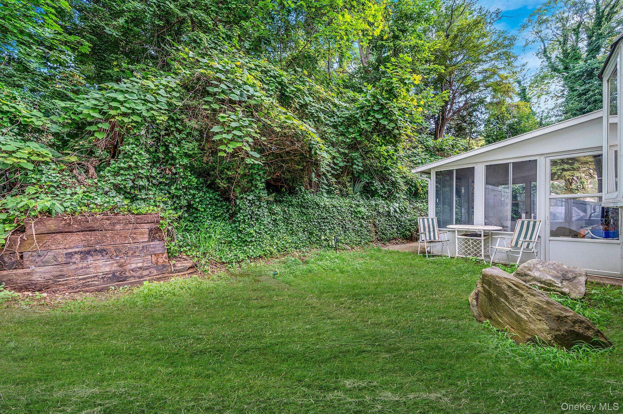 East Northport, NY 11731,72 Upland DR