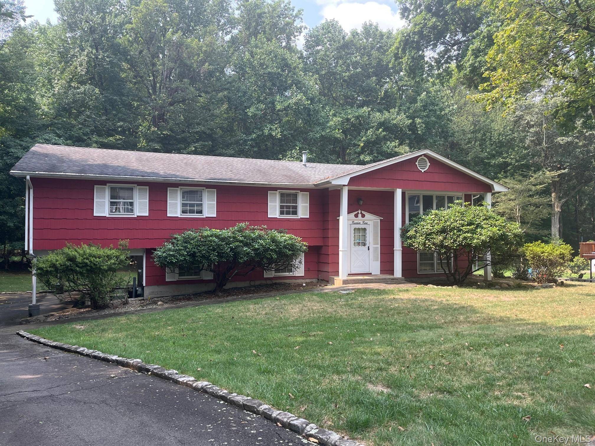 Tappan, NY 10983,9 Ross PL