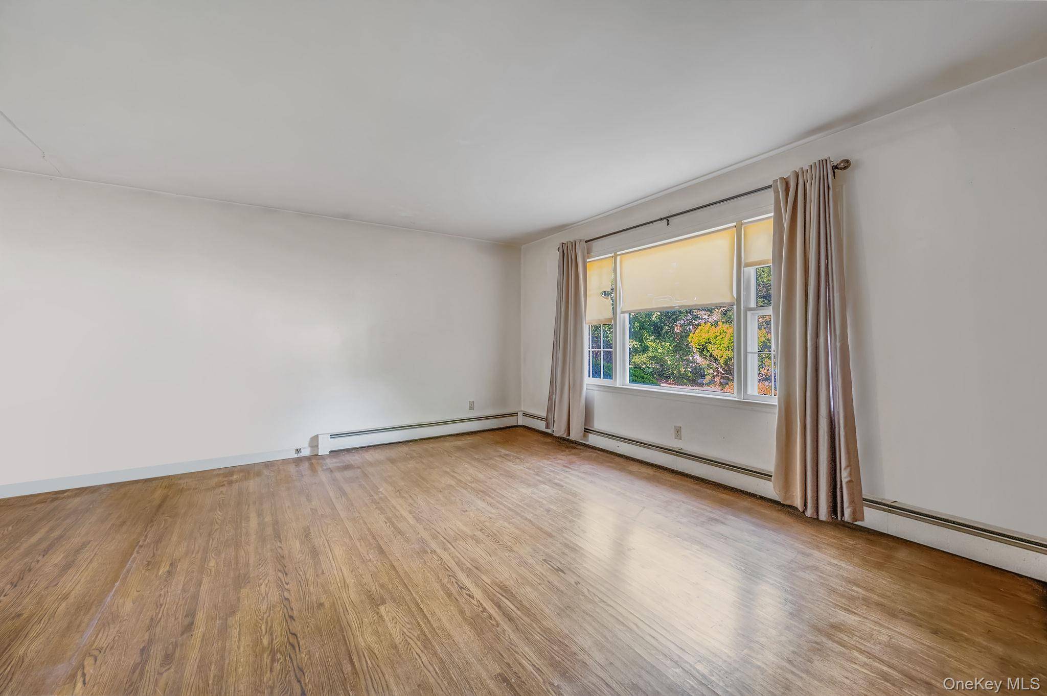 Hampton Bays, NY 11946,11 Easterly RD