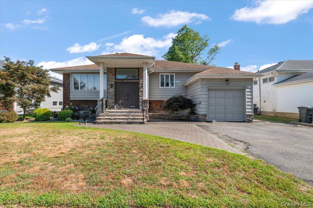 Valley Stream, NY 11581,844 Flanders DR