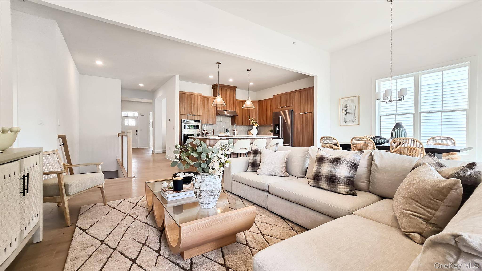 Carmel, NY 10512,2073 Summit LOOP #100