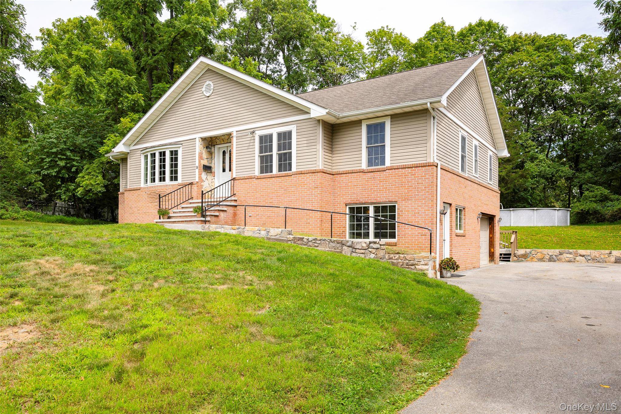 Poughkeepsie, NY 12603,9 Monell AVE