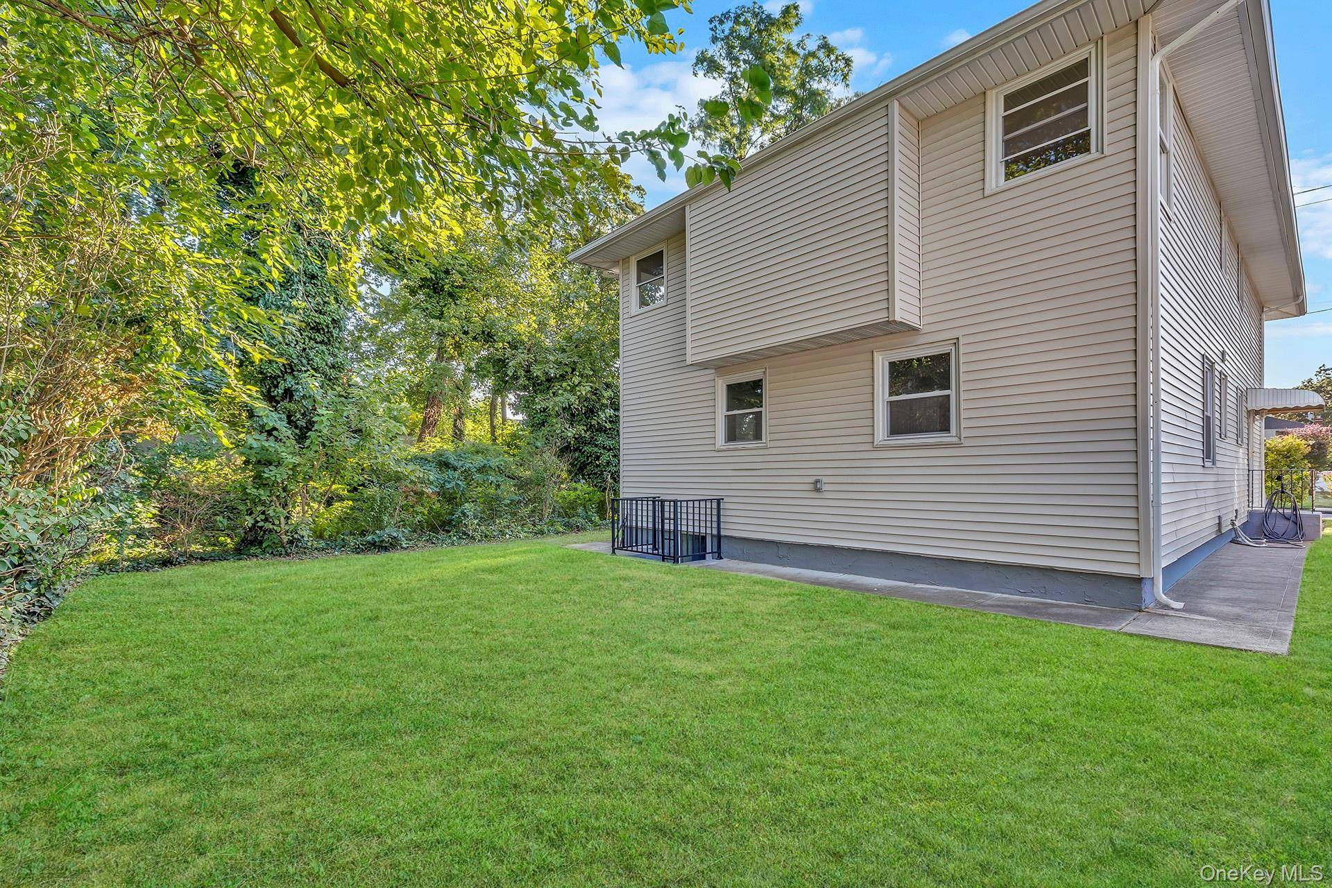 Valley Stream, NY 11580,147 S Terrace PL