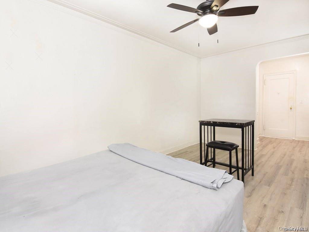 Bronx, NY 10462,2191 bolton ST #3E