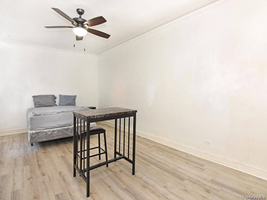 Bronx, NY 10462,2191 bolton ST #3E