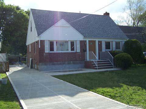 New Hyde Park, NY 11040,1987 Lakeville RD