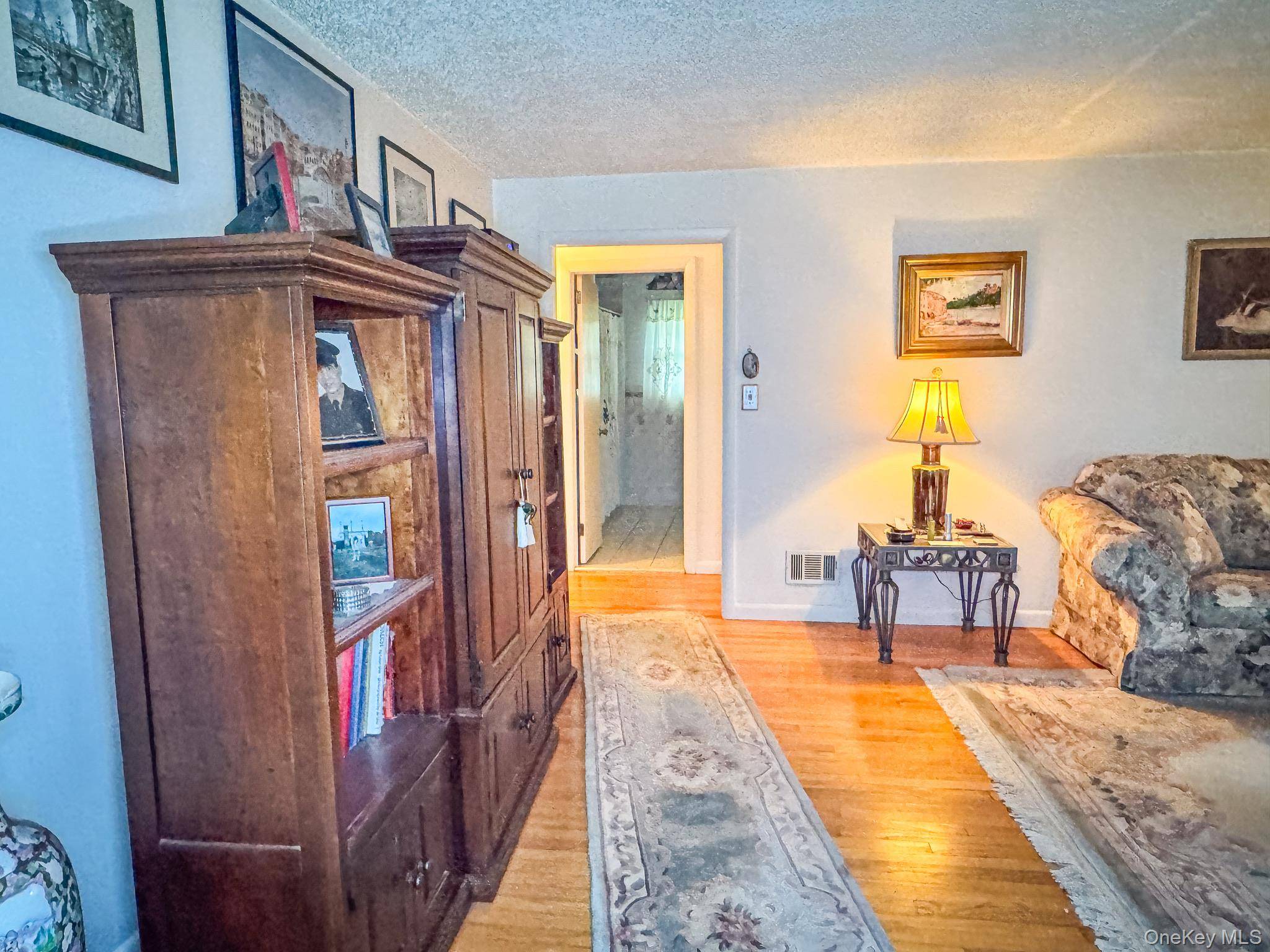 Shokan, NY 12481,2772 State Route 28