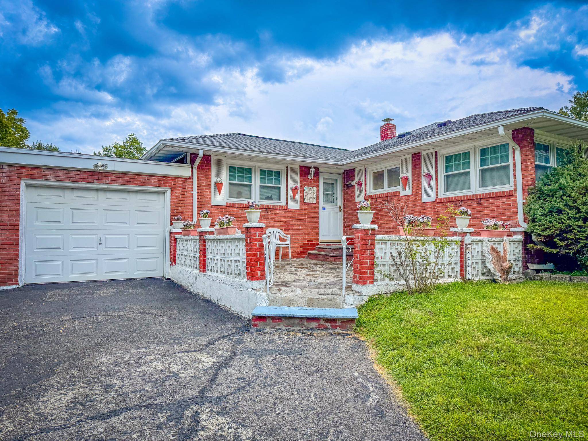 Shokan, NY 12481,2772 State Route 28