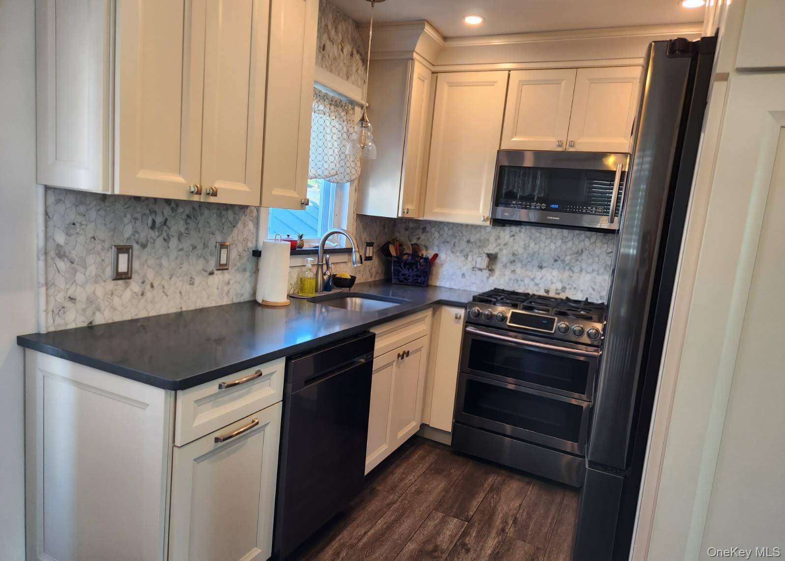 North Bellmore, NY 11710,13 Metropolitan AVE