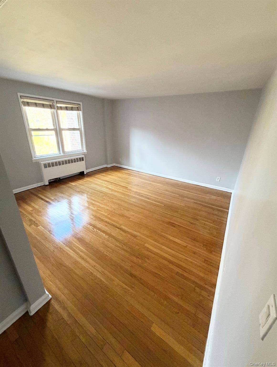 Yonkers, NY 10710,1537 Central Park AVE ##E8