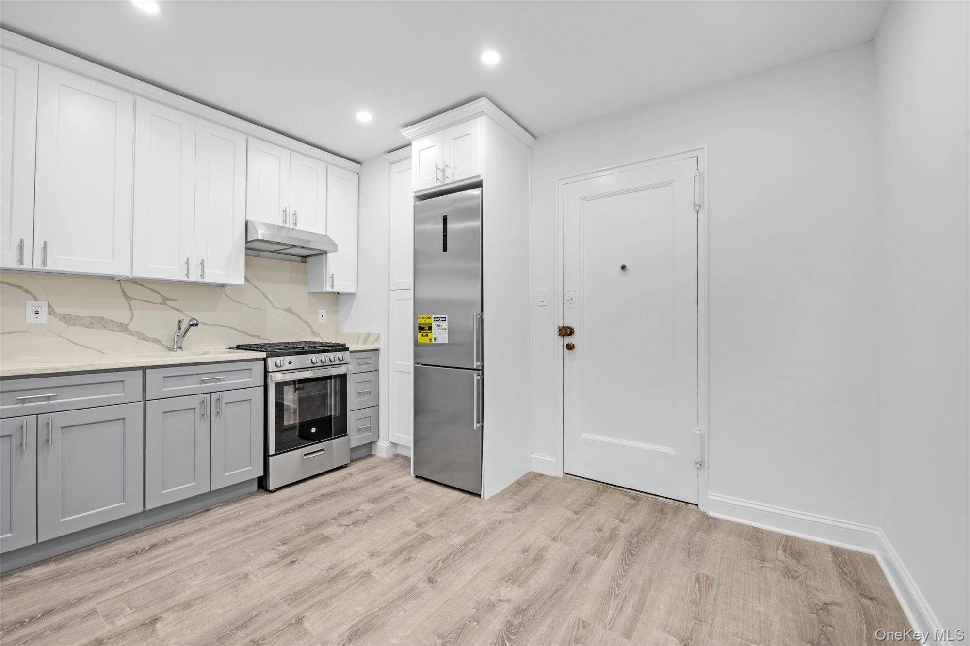 Rego Park, NY 11374,63-89 Saunders ST #6-C