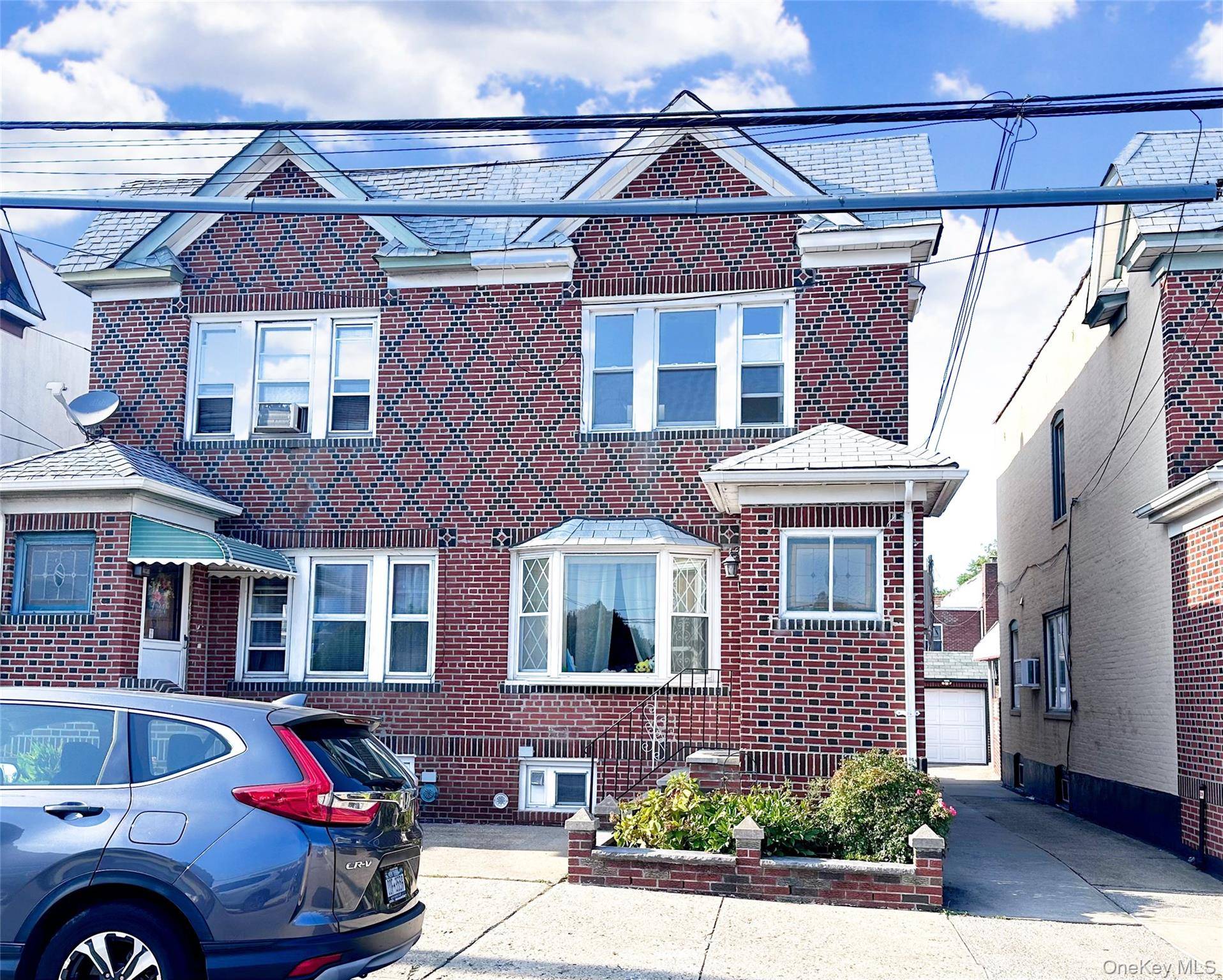 Middle Village, NY 11379,7965 69th RD #2nd Floor