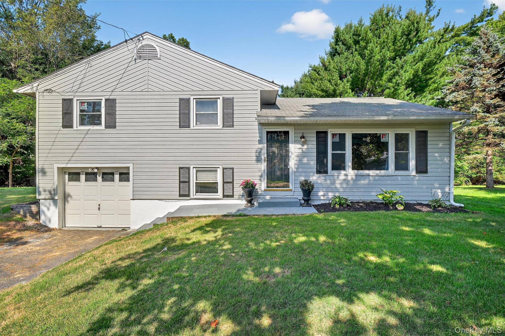 Newburgh, NY 12550,10 Flamingo DR