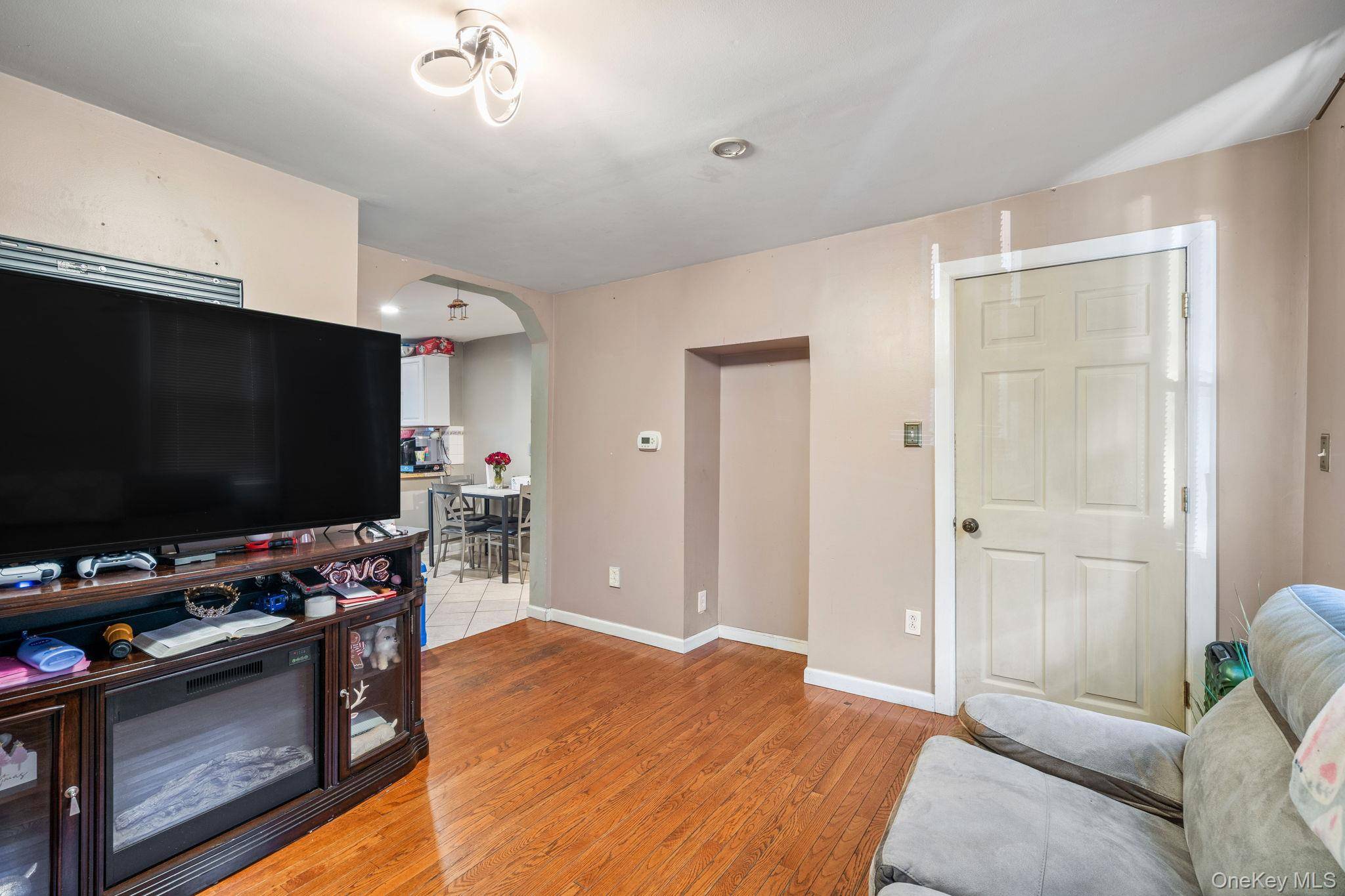 Newburgh, NY 12550,116 W Parmenter ST