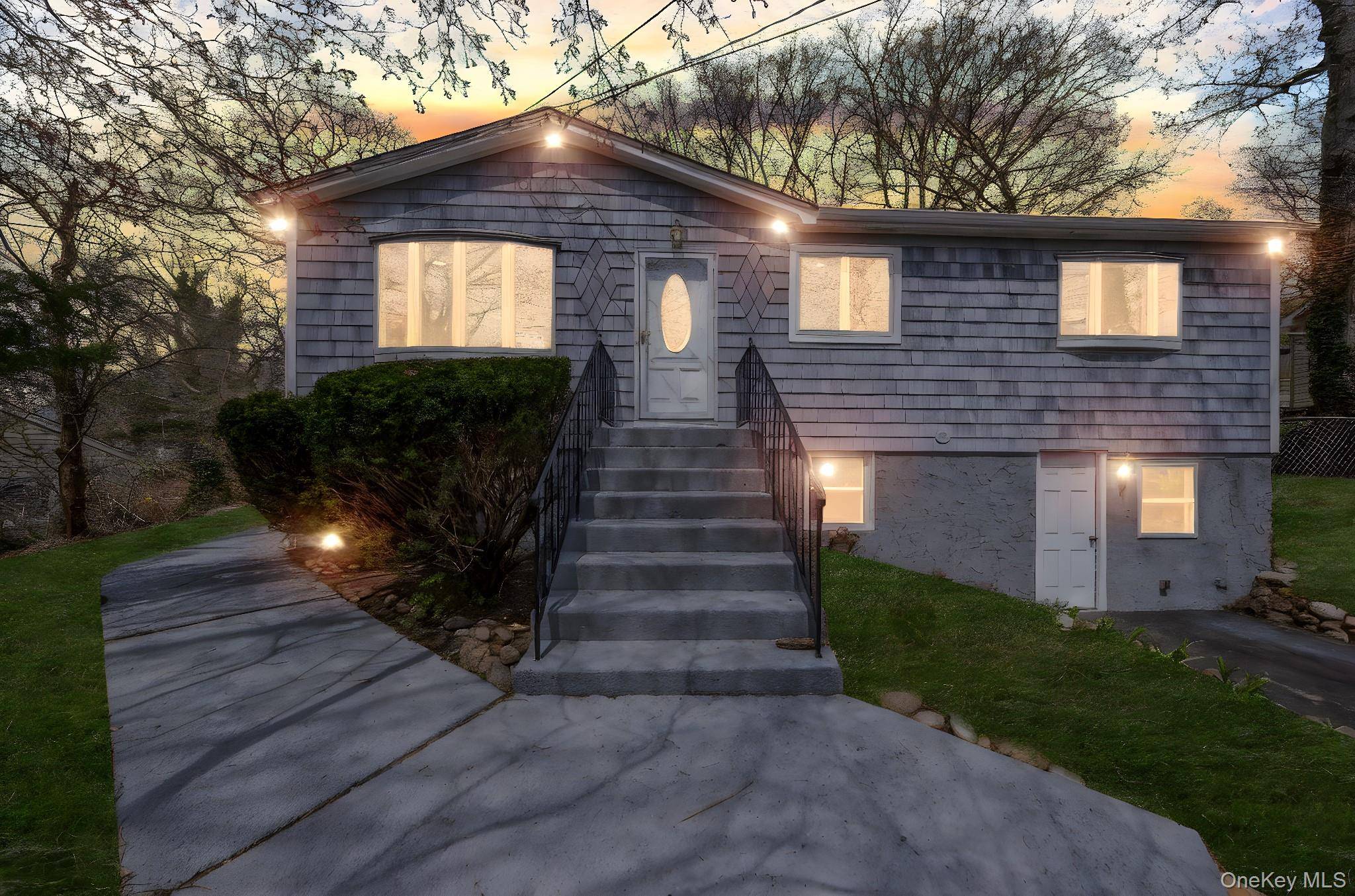 Rocky Point, NY 11778,21 Yucca RD