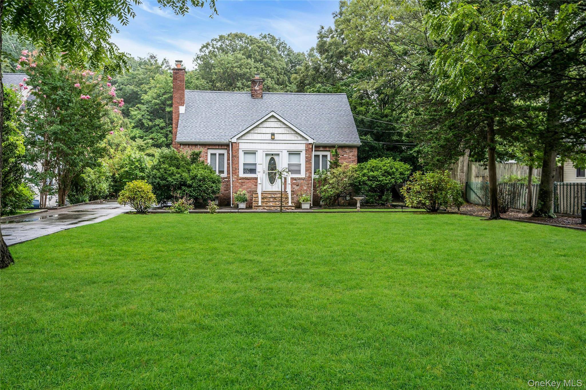 Commack, NY 11725,9 Maplelawn DR