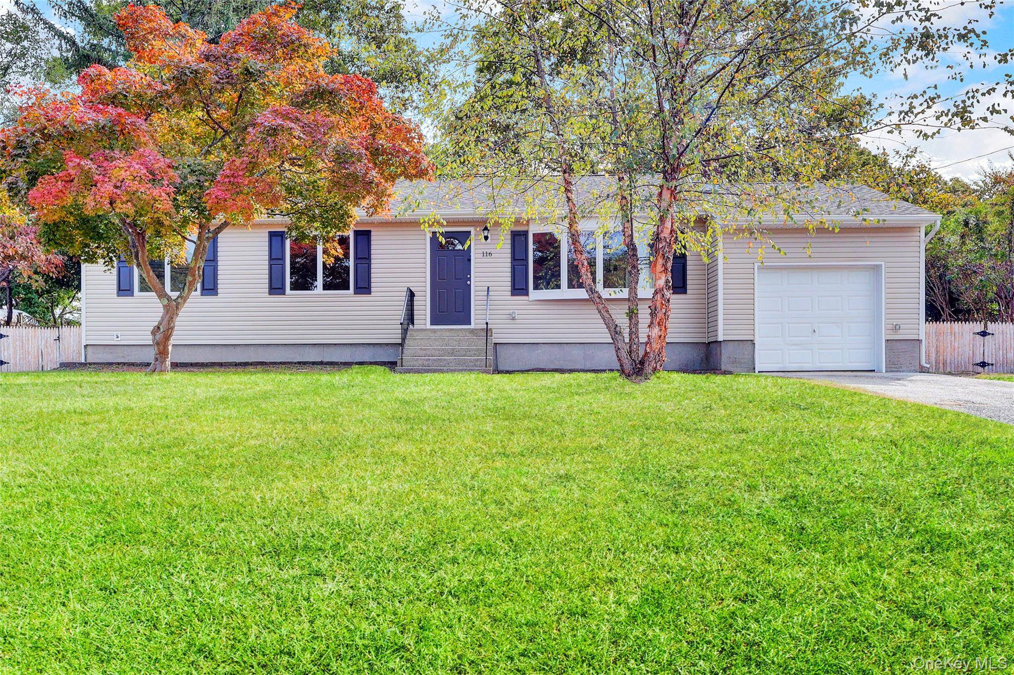 Patchogue, NY 11772,116 E Woodside AVE