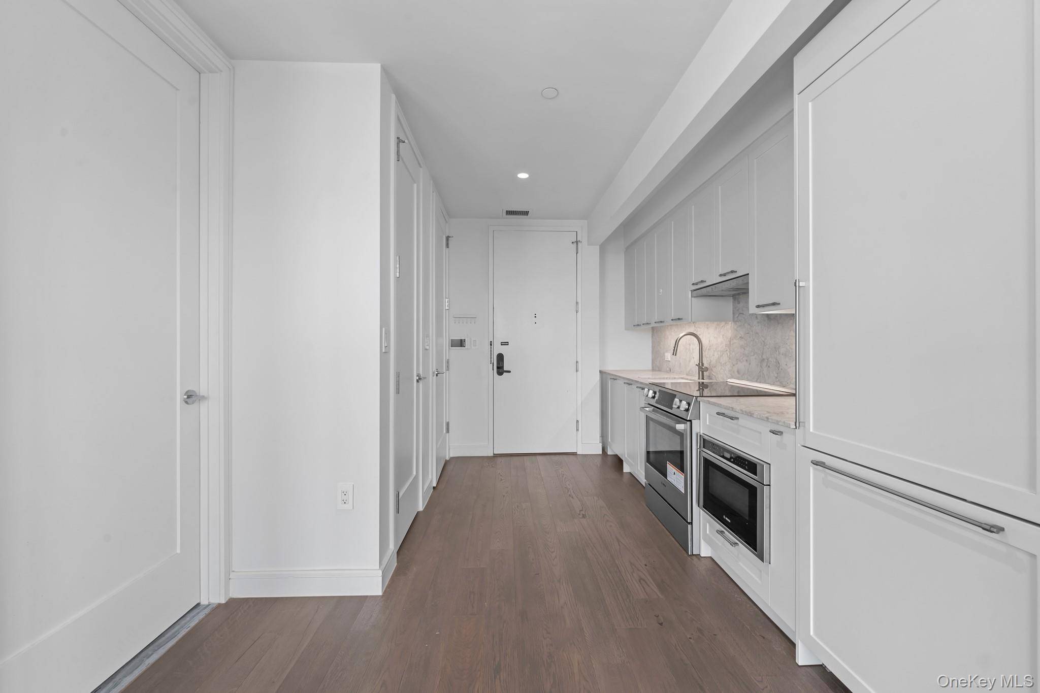 Forest Hills, NY 11375,107-06 Queens BLVD #10E