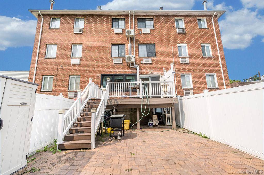 Bronx, NY 10465,268 Emerson AVE #1
