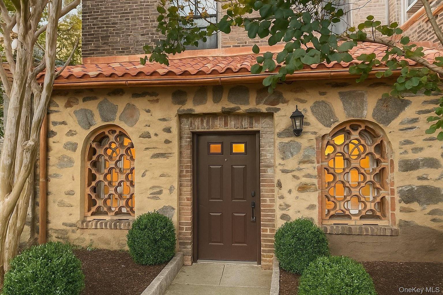 Larchmont, NY 10538,14 N Chatsworth AVE #1A