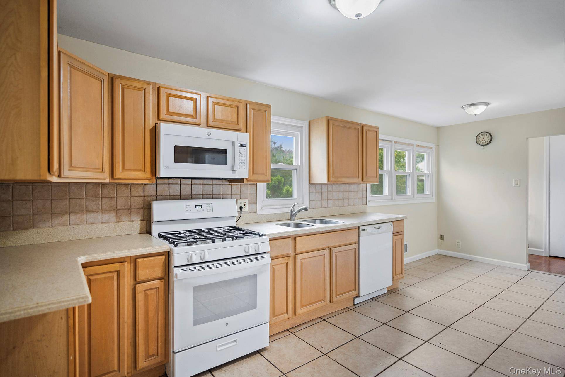 Westhampton Beach, NY 11978,700 Hamilton AVE