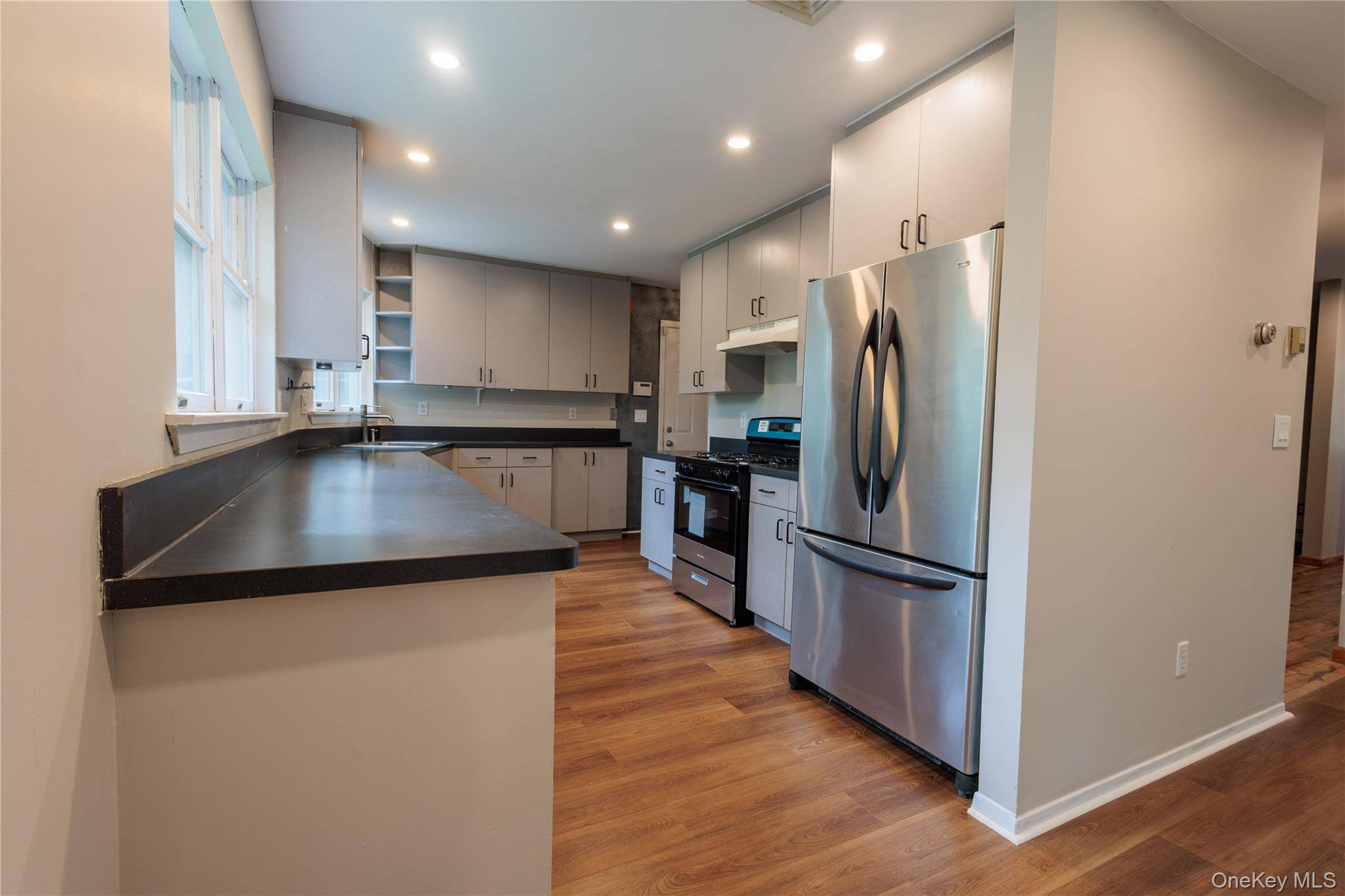 Saint James, NY 11780,14 Hill RD