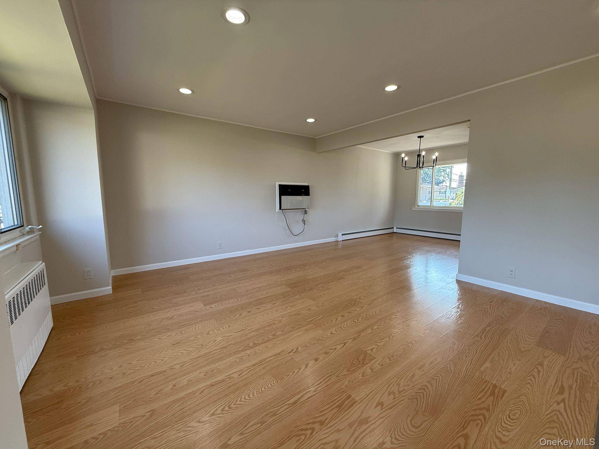 Plainview, NY 11803,6 Sherman AVE