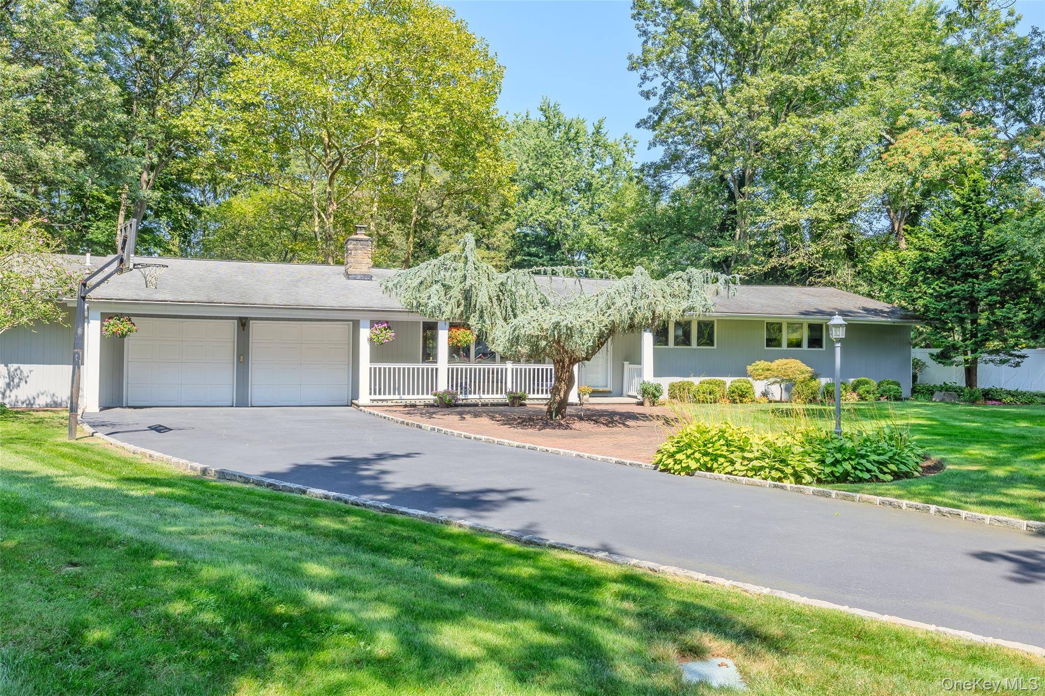 Syosset, NY 11791,34 Cherry LN