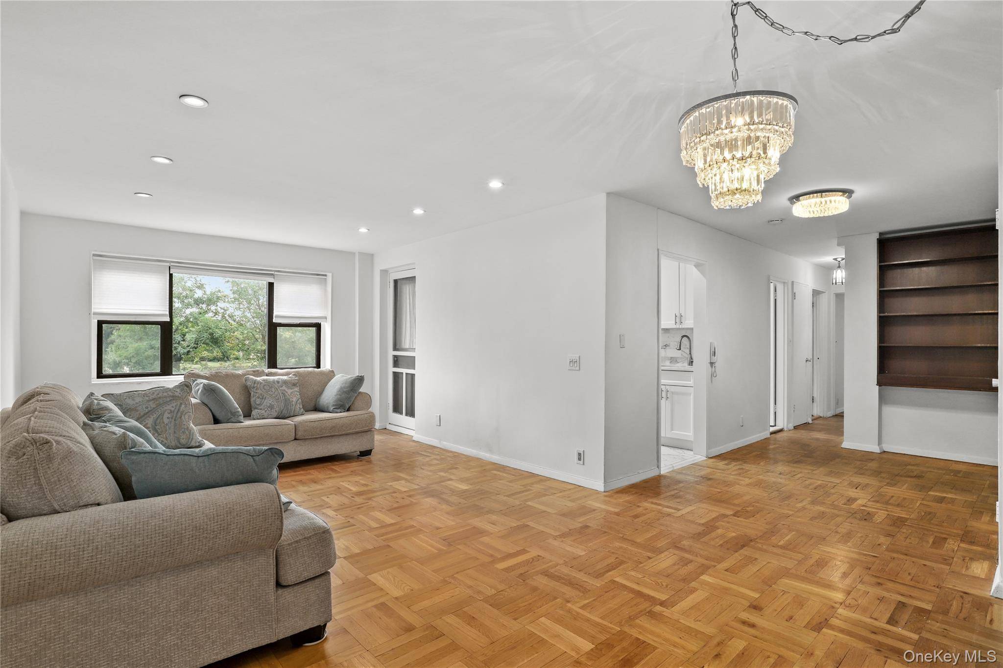 New Rochelle, NY 10805,266 Pelham RD #1B