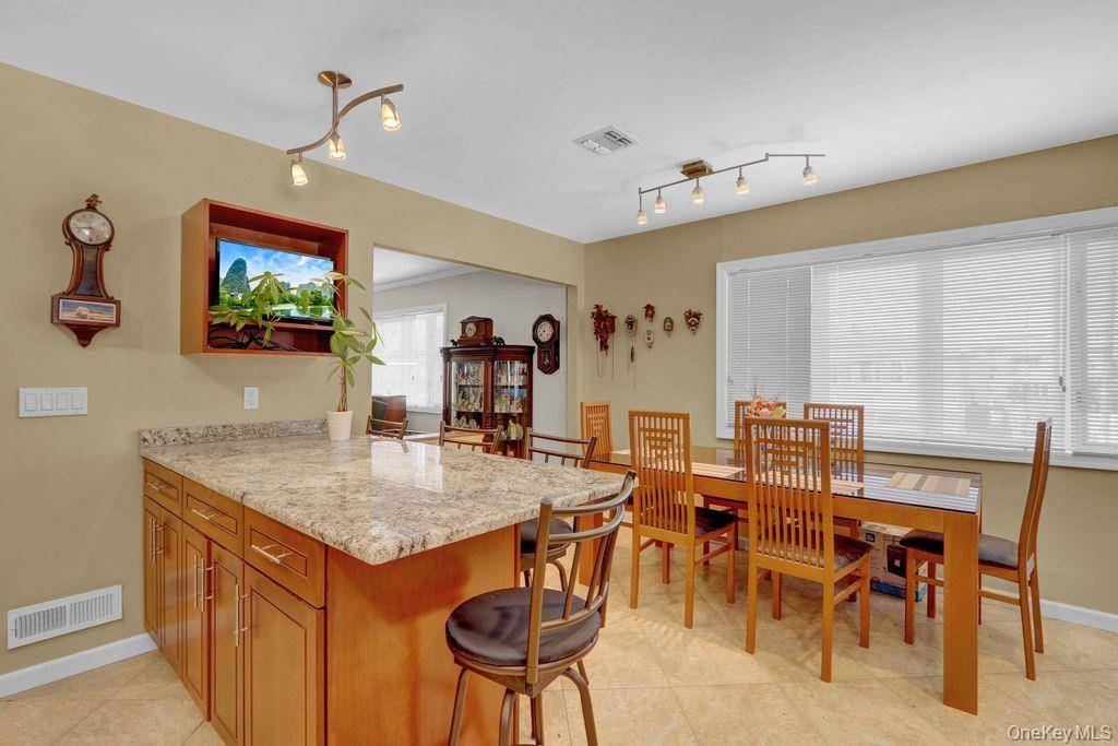 Freeport, NY 11520,497 Nassau AVE