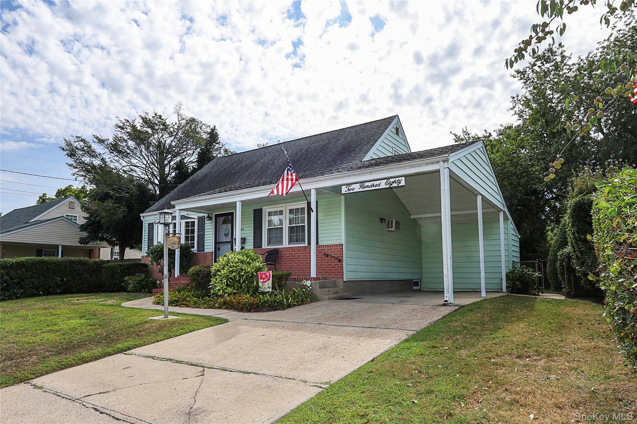 Lindenhurst, NY 11757,280 Sherbrooke RD