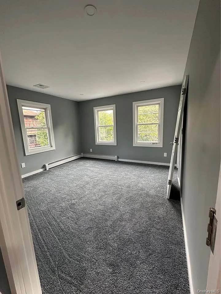 Woodbury, NY 11797,253 Woodbury RD