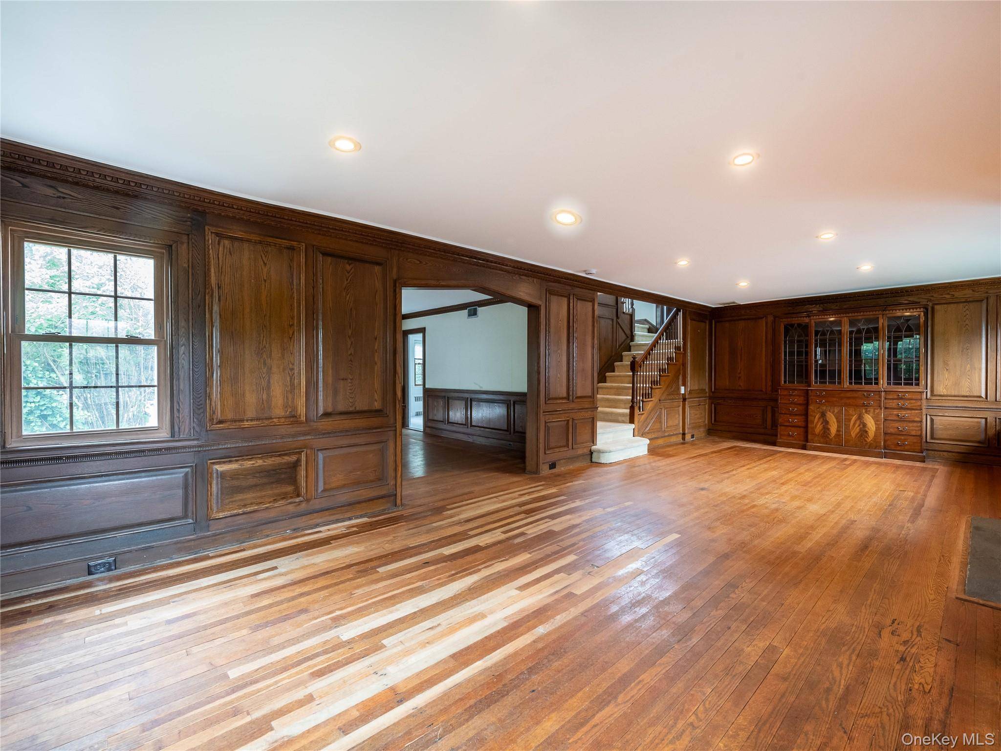 Manhasset, NY 11030,189 Nassau AVE