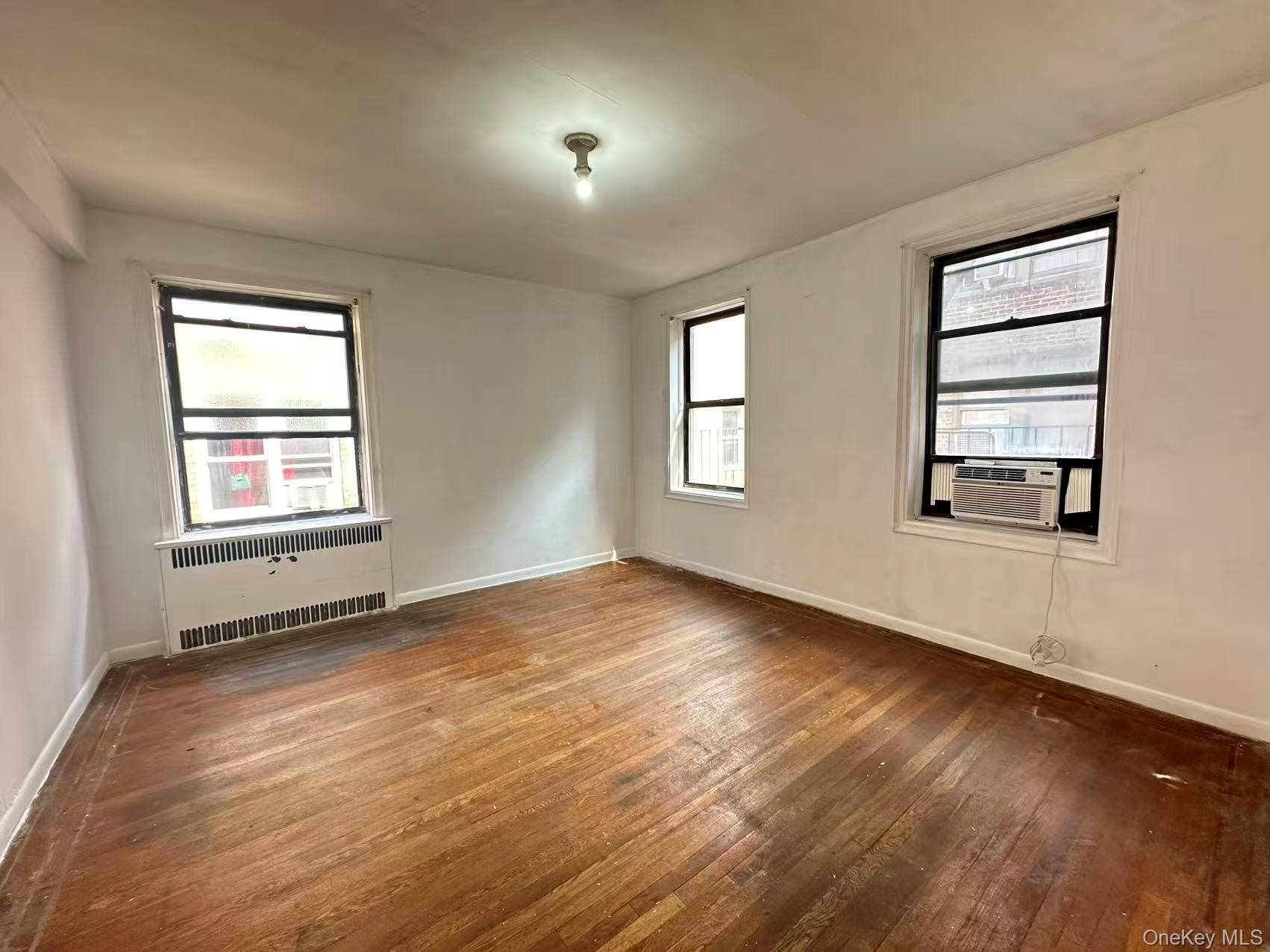 Flushing, NY 11354,33-38 Parsons BLVD #5E