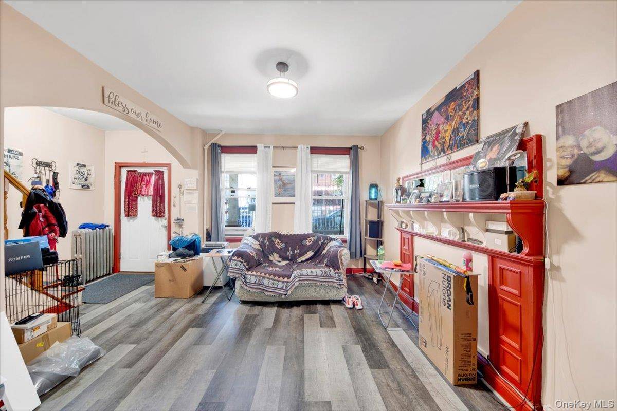 Bronx, NY 10466,764 E 230th ST