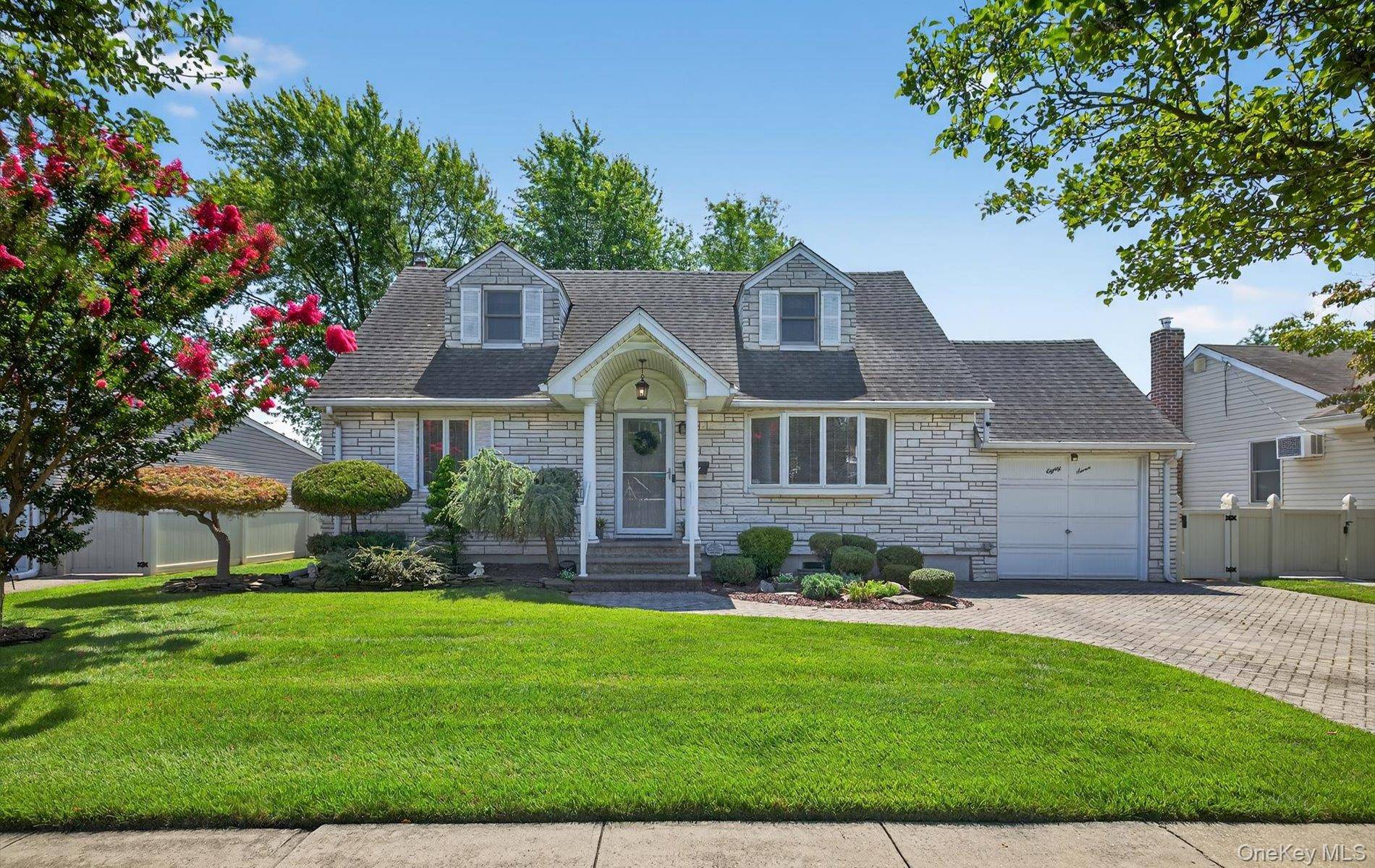 Bethpage, NY 11714,87 Brenner AVE