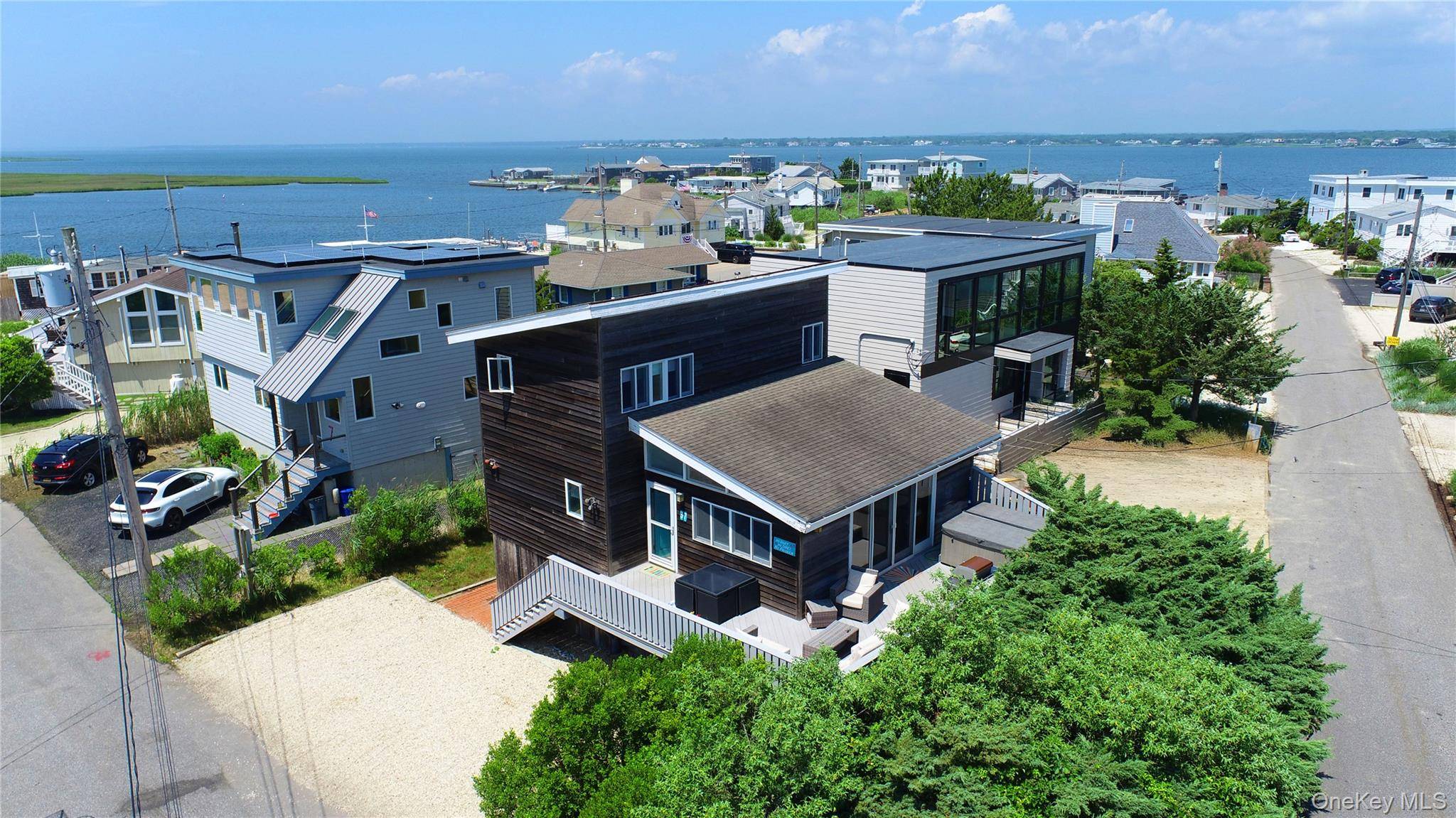 Westhampton Beach, NY 11978,37 Harbor RD