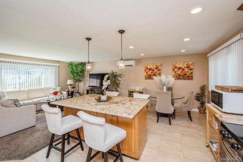 Massapequa, NY 11758,230 W End AVE