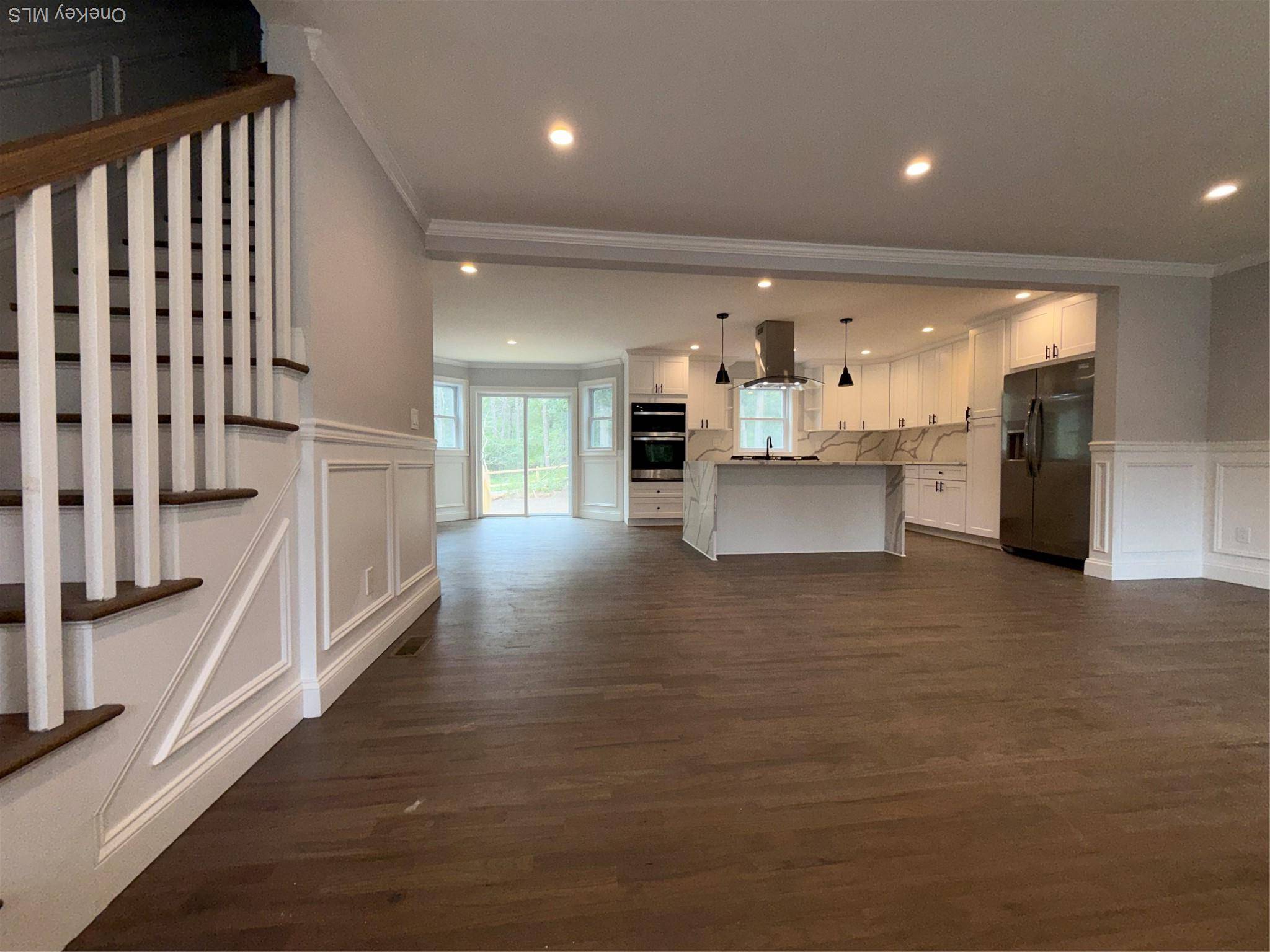 Coram, NY 11727,89C Coram Mt Sinai RD