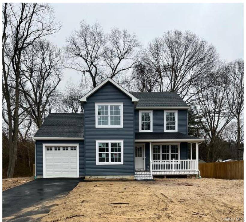 Coram, NY 11727,89C Coram Mt Sinai RD