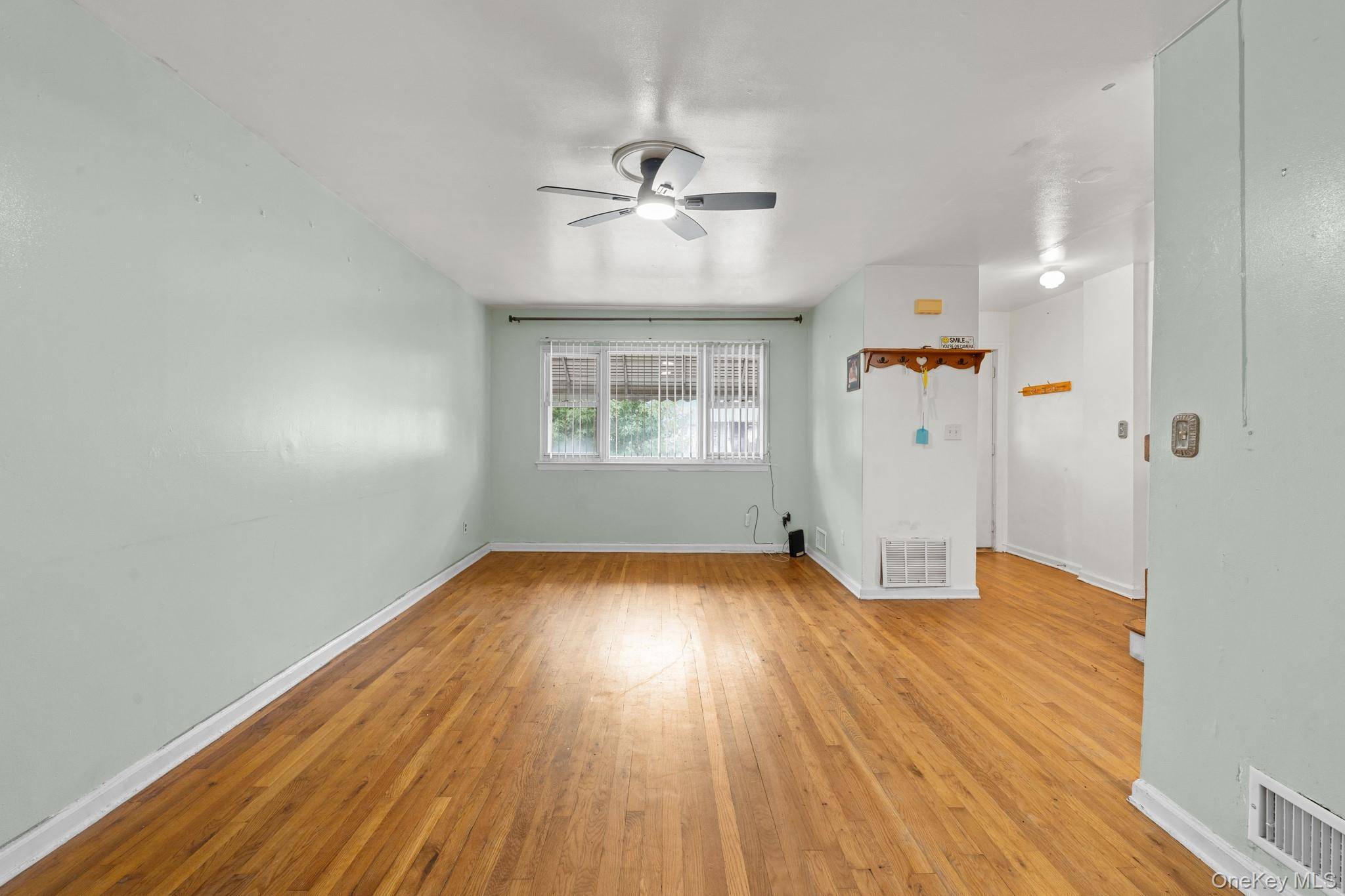 Bronx, NY 10473,160 Stephens AVE